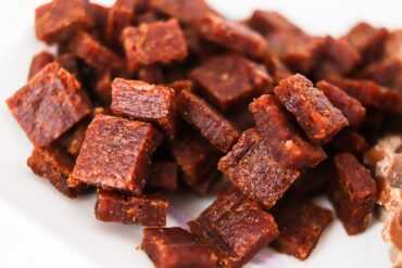 Mokra karma dla psa z dużą zawartością mięsa – najlepszy wybór dla Twojego pupila